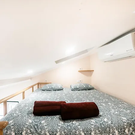 Cozy Yellow House Bairro Alto Holiday home